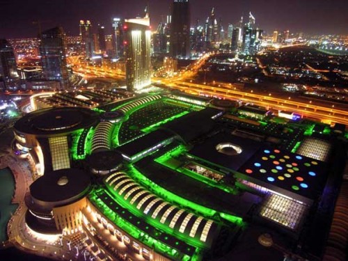 Una visione notturna del Dubai Mall
