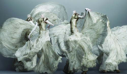 Alexander McQueen - Mostra Savage Beauty al Met di New York