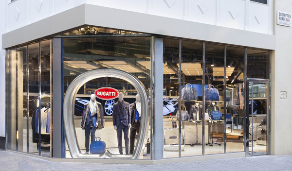 Un'immagine del nuovo store di Bugatti a Londra