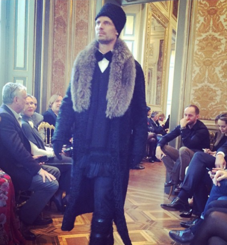 Uno scatto dalla sfilata Dolce & Gabbana Alt Moda tratto dal profilo Instagram di Stefano gabbana.
