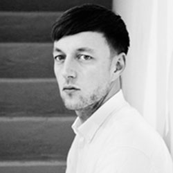 Cedric Charlier in licenza con Aeffe