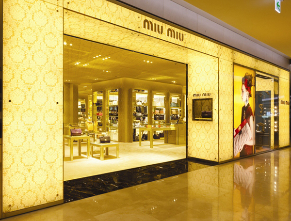 Miu-Miu-Lotte-Jamsil_1_dentro