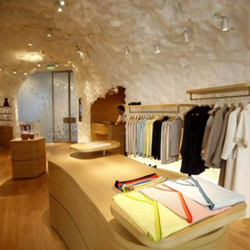 Shang Xia (Hermès) ha aperto a Parigi