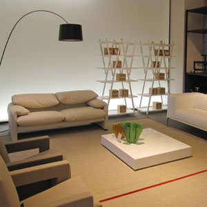 Cassina a Como con 150 mq di showroom