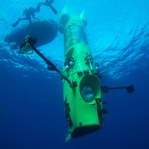 James Cameron con Rolex nel punto più profondo degli abissi