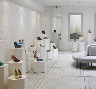 Sbarcano a New York le scarpe scultura di Nicholas Kirkwood