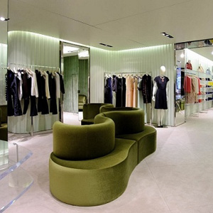 Verner Panton rieditato per gli arredi di Prada