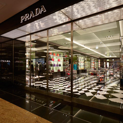 Prada apre il suo negozio più grande a Dubai