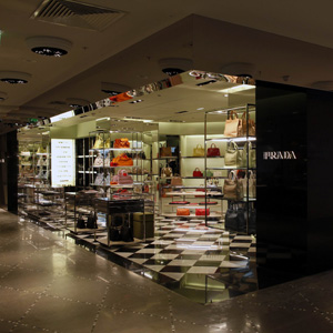 Prada apre a Strasburgo nelle Galeries Lafayette