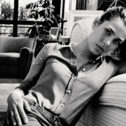 Charlotte Casiraghi fa il bis per la campagna Forever now di Gucci