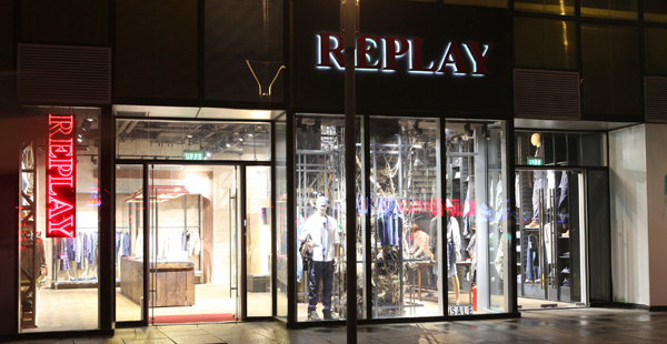 REPLAY-STORE_Sanlitun-Village-in-Beijing101_low_dentro