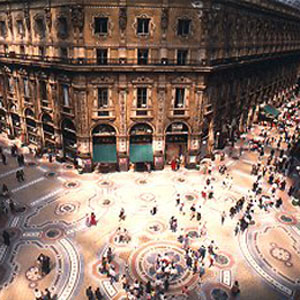 A Milano in Galleria arriva Giorgio Armani