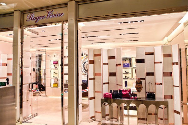 Roger Vivier cresce in Cina e cambia concept