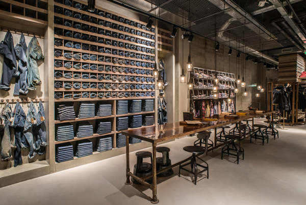 Nuovo concept per lo store MCS sugli Champs Elysées
