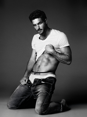 GAS-UNDERWEAR_MAN_art