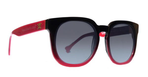 Un modello Happiness Shades