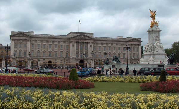 Sfilata a Buckingham Palace per la Regina