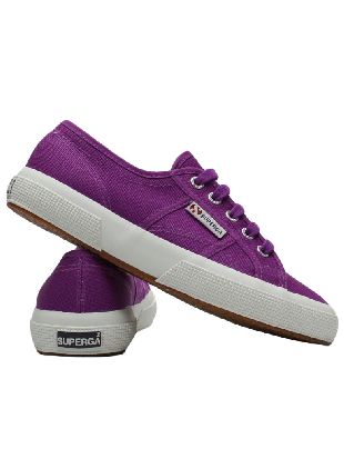 Un modello Superga
