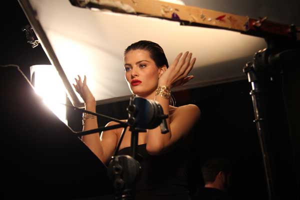 Stroili on air con la top Isabeli Fontana