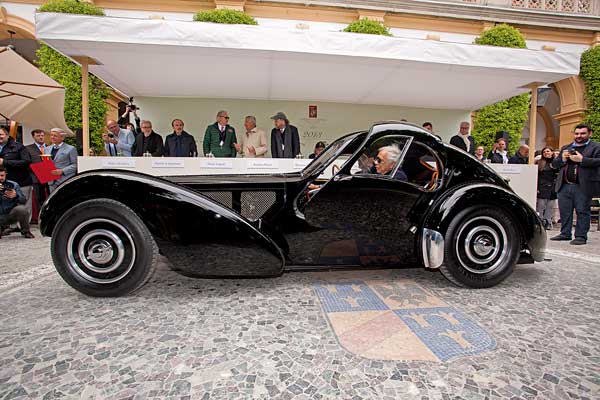 Ralph Lauren a bordo della sua Bugatti 57SC Atlantic Coupe