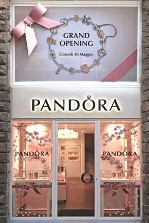 Pandora debutta a Firenze