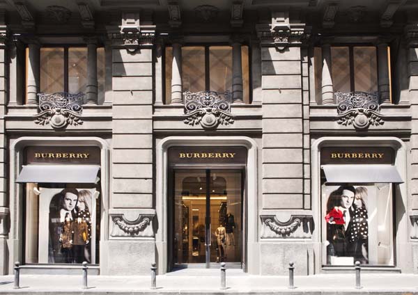 Burberry arriva a Napoli