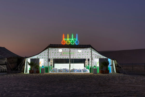 Prada e Hirst insieme nel deserto di Doha