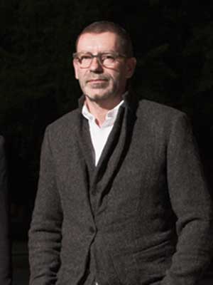 Kering investe in Tomas Maier, stilista di Bv