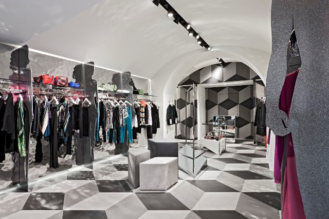 New opening romano per Who*s Who