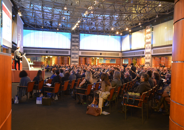 Convegno Pambianco /1 – Tutto esaurito con aria di fiducia
