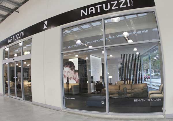 Natuzzi spinge sul piano di aperture