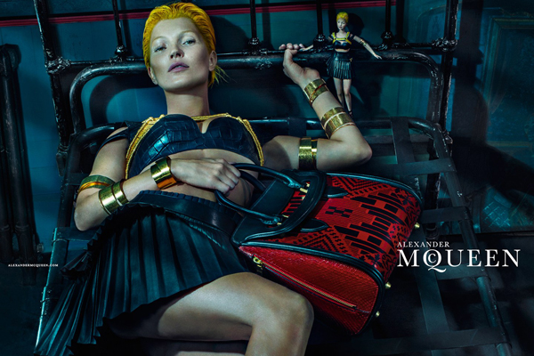 Kate Moss /2 – Nel thriller di Alexander McQueen