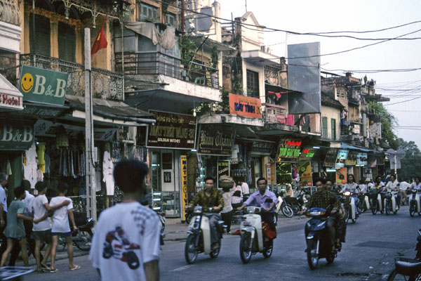 I cinesi di Tal delocalizzano in Vietnam