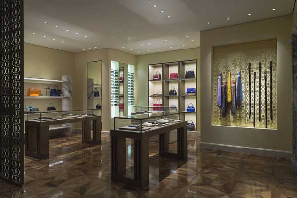 Bulgari ‘firma’ Trinità dei Monti e rileva azienda