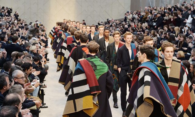 Anche Londra si allinea alle fashion week