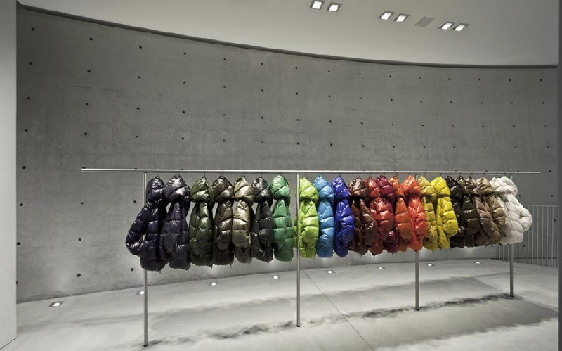 Lo showroom Duvetica in via Senato a Milano
