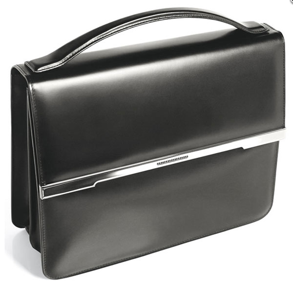 Centuria, l’alta tecnologia per luxury briefcases
