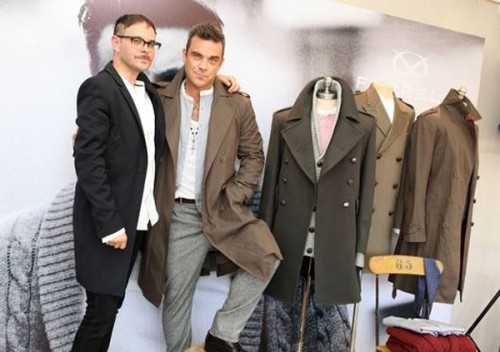 Robbie Williams ci riprova con Farrell