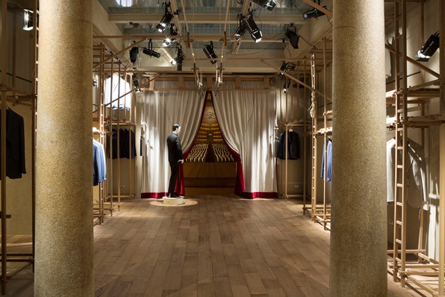 Primo flagship milanese per il gentleman Caruso