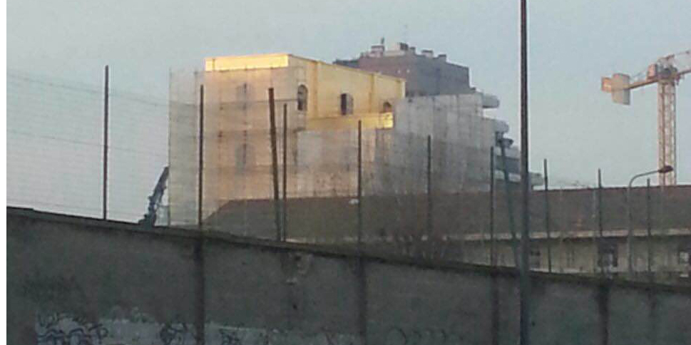 Fondazione Prada, spunta la torre ‘dorata’