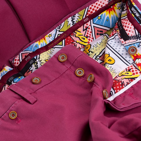 I pantaloni di Cover 50 marciano verso Piazza Affari