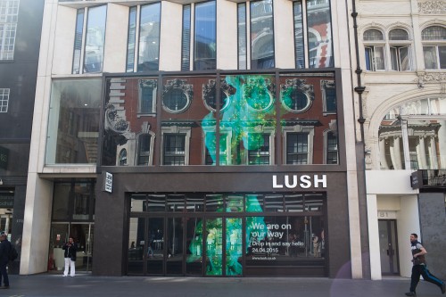 Facciata del flagship Lush a Londra