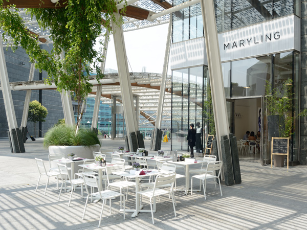 Maryling, opening in piazza Gae Aulenti