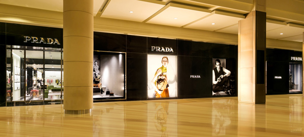 Prada debutta a Jakarta