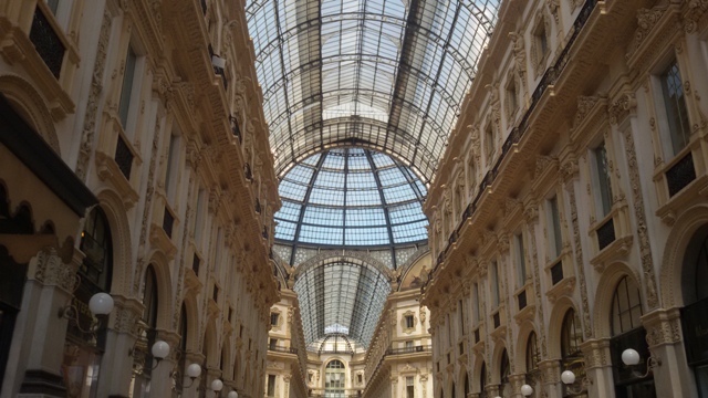 Illy (per ora) batte Gucci in Galleria