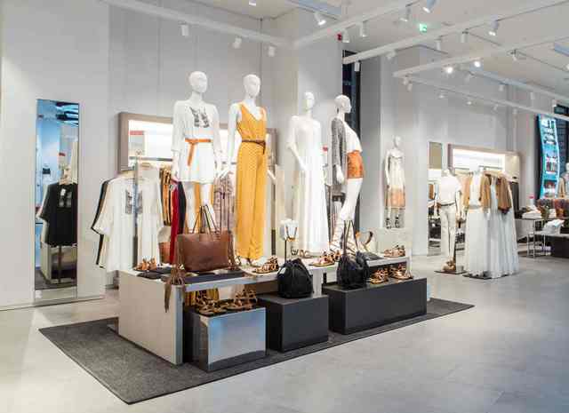 Milano celebra il retail low cost