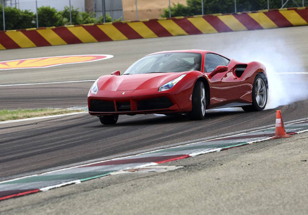 Ferrari, nel trimestre bene utili e ricavi