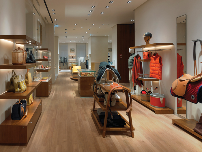 Interno del negozio Hermès di Via Montenapoleone a Milano