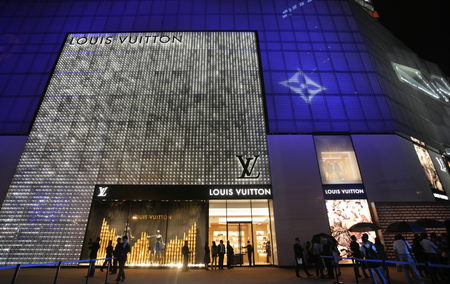 La grande (retro)marcia cinese di Louis Vuitton
