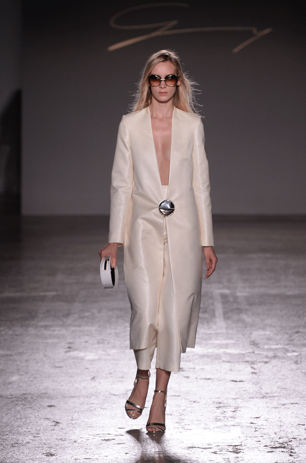 Genny debutta nell’eyewear con Jet Set
